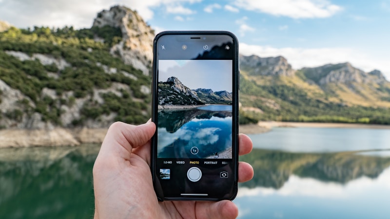 iPhoneで盛れる自撮りの撮り方完全ガイド|初心者でも簡単にきれいに写るコツ